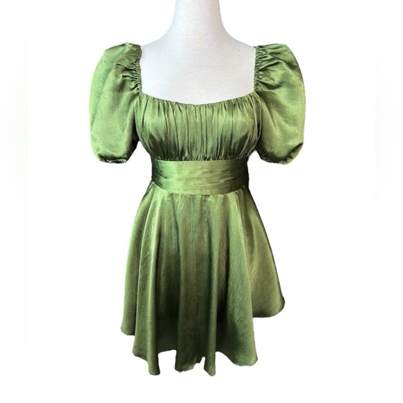 Majorelle Revolve Tiana XS mini dress green puff sleeve - Picture 4 of 9